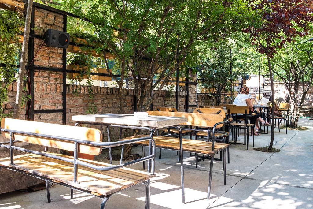 Destil Hostel Tirana Exterior photo